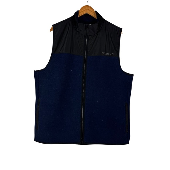 PELOTON Fleece Vest Workout Cycle Full Zip Front Black/Navy Men's Size XL EUC - Picture 1 of 6